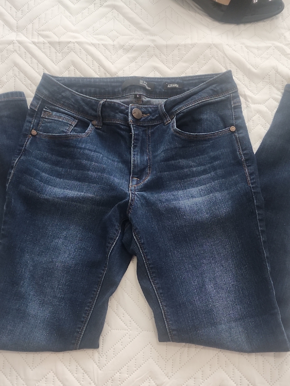 1822 Women's Dark Blue Adriana Stretch Jeans Size 6 Skinny Stretch
